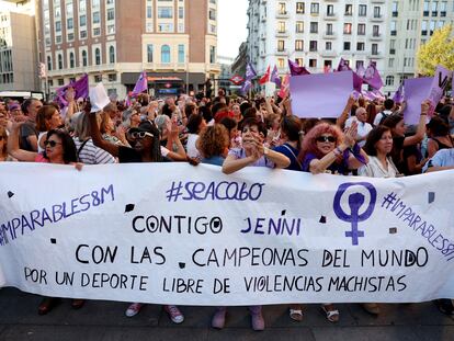 Manifestación feminista de apoyo a la jugadora de la selección femenina, el lunes en la plaza de Callao de Madrid.