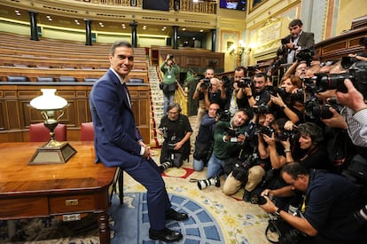 Pedro Sánchez tras ser reelegido presidente, este jueves en el Congreso de los Diputados.