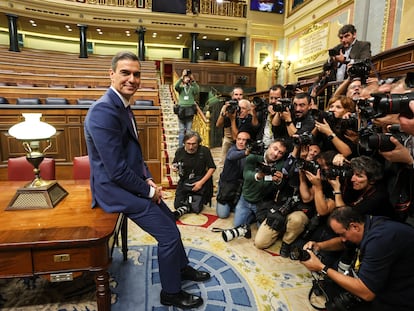 Pedro Sánchez tras ser reelegido presidente, este jueves en el Congreso de los Diputados.