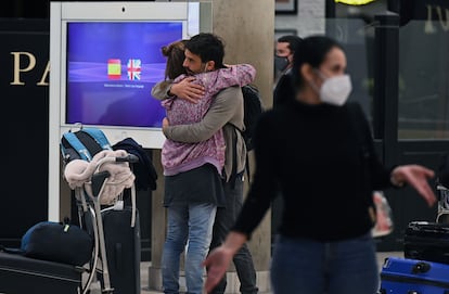 Passengers arriving in Madrid's Barajas airport on Monday.