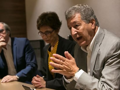 Sami Nair, Pilar del R&iacute;o y Angel Gabilondo, durante la presentaci&oacute;n