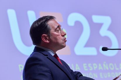 El ministro de Exteriores, José Manuel Albares, durante la presentación del cupón extraordinario de la ONCE dedicado a la presidencia española de la UE, el miércoles en Madrid.