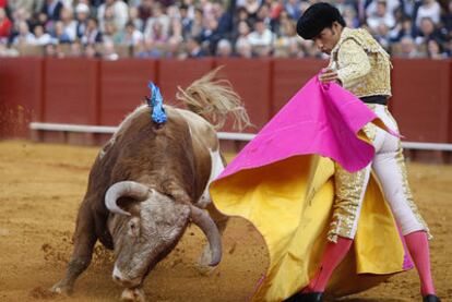 Matías Tejela en su segundo toro.