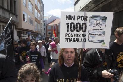 Manifestación contraria a la mina, hoy, en Carballo.