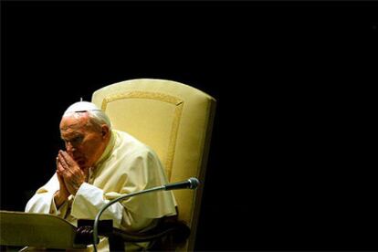 Juan Pablo II, Karol Wojtyla (Polonia, 1920), en una audiencia en el salón Pablo VI en 2003.