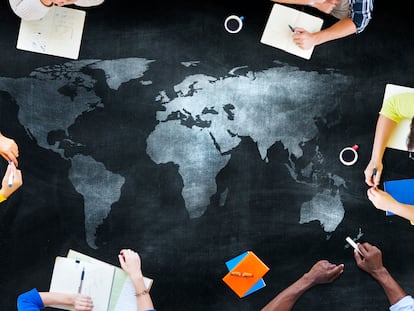 Cómo la universidad en línea potencia la colaboración internacional