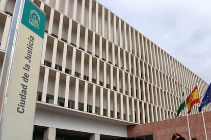 Condenado a 24 años de prisión tras apuñalar 27 veces a su exnovia en Málaga