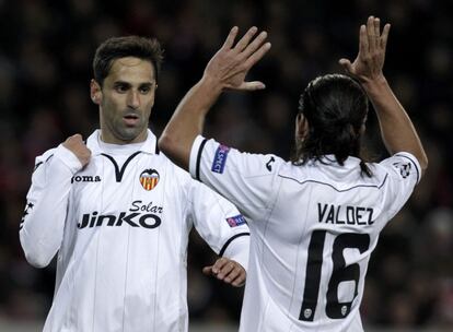 Jonas celebra el primer tanto valencianista con Valdez.