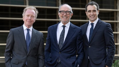De izq. a dcha.: Luis Pérez de Ayala, Rafael Fontana y Javier Fontcuberta.