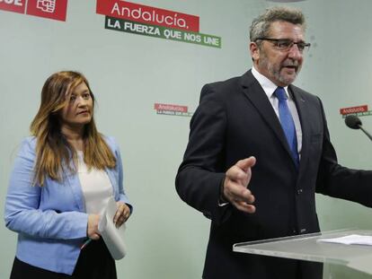 Antonio Gutiérrez Limones y Verónica Pérez, la semana pasada en Sevilla.