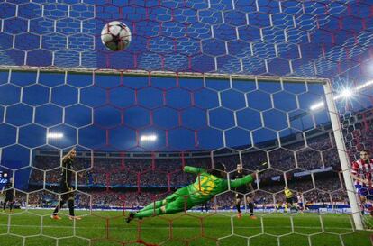 Koke anota ante Pinto el 1-0.