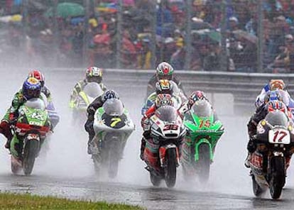 La lluvia ha provocado dificultades a Pedrosa, octavo en los 125 c.c.