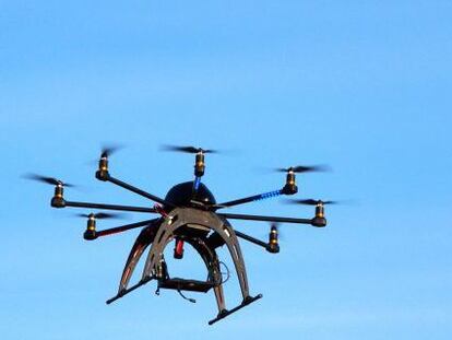 Un &#039;drone&#039; de uso civil durante una exhibici&oacute;n en EE UU. 