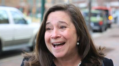 Shelly Simonds, la candidata demócrata de Newport (Virginia).