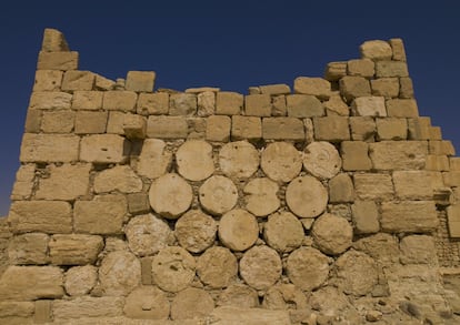 La amenaza que representa el fanatismo del Estado Islámico para el patrimonio histórico ya quedó patente con la destrucción de los restos arqueológicos de Nimrod, de Hatra y de la bíblica Nínive, en Irak. En la imagen, detalle de unas ruinas históricas de la ciudad siria de Palmira.