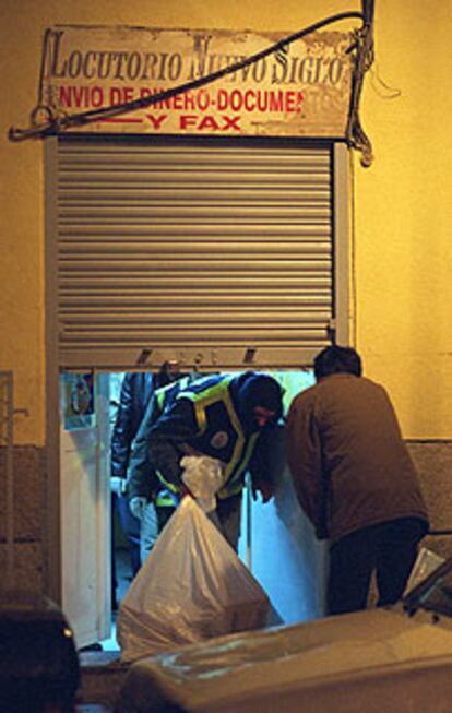 Registro del locutorio de Zougam en Lavapiés (Madrid).