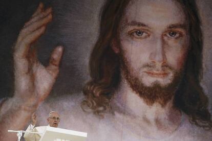 El papa Francisco se dirige a los fieles en el parque Blonia de Cracovia, Polonia, durante el tercer día de la Jornada Mundial de la Juventud, el jueves 28 de julio.