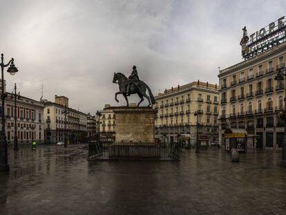 Madrid vacío por el coronavirus, la Puerta del Sol. 
