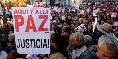 Concentraci&oacute;n contra la guerra en Madrid.