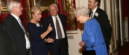 Más de una ocasión ha despachado Helen Mirren con la reina de Inglaterra. En la imagen, en febrero de 2014.