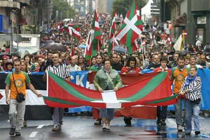 Cabecera de la manifestación organizada por la izquierda abertzales en Bilbao a favor de la autodeterminación del País Vasco.