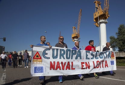 El comité de empresa, que ha manifestado su apoyo y solidaridad a los trabajadores de los astilleros privados, ha reclamado al Gobierno que "exija en Bruselas" soluciones para la construcción del dique flotante para Navantia Ferrol y para la problemática del 'tax lease'.