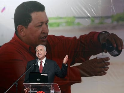 El exministro de Petróleo de Venezuela Rafael Ramírez ofrecía un discurso en la sede de PDVSA, en Caracas, en mayo de 2013.