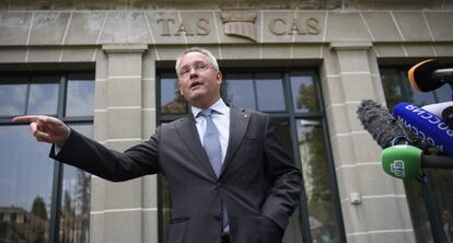 El secretario general del Tribunal de Arbitraje Deportivo (TAS), Matthieu Reeb, delante del edificio del organismo en Lausana.