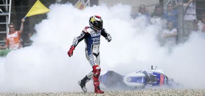 Jorge Lorenzo tras sufrir la caída