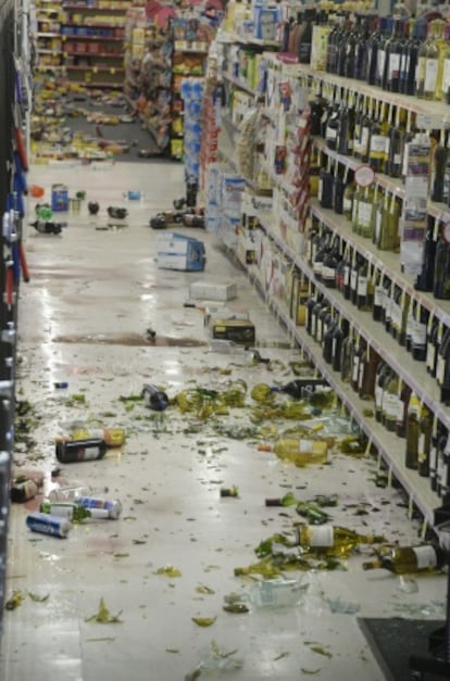 Desperfectos en un supermercado de California tras el terremoto.
