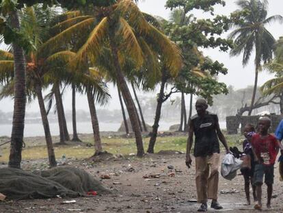 Las autoridades dominicanas trasladan a 7.500 turistas por el impacto del huracán Irma