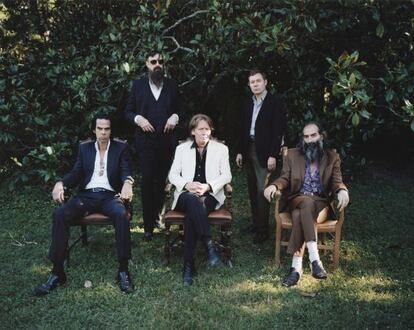 Nick Cave (el primero por la izquierda), con su banda The Bad Seeds.