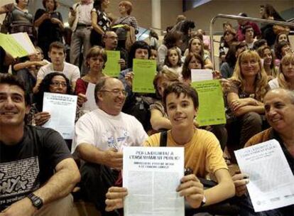 Encierro del claustro de profesores y el AMPA en un instituto valenciano para protestar por la Ciudadanía en inglés y la política educativa de la Generalitat.