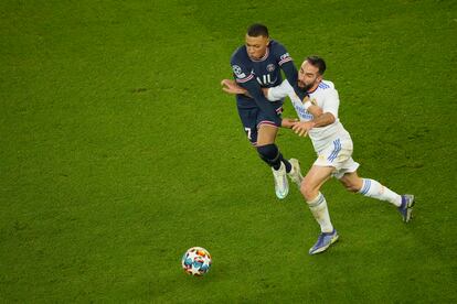 Mbappé, ante Carvajal.