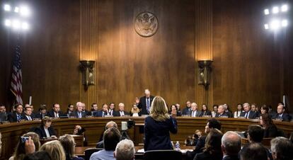 Vista general del comité judicial del Senado durante la comparecencia de Christine Blasey Ford.