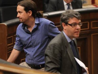 Pablo Iglesias y &Aacute;lvaro Nadal, hoy en el Congreso.