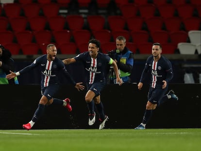 Neymar, Marquinhos e Sarabia comemoram primeiro gol do PSG.