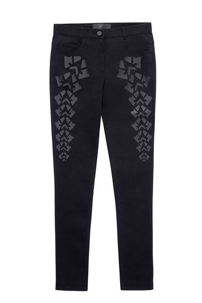 Pantalones (79,99 euros).