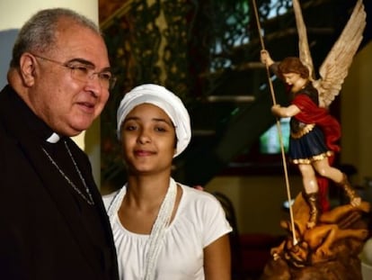 Arzobispo do Rio e a menina que levou pedrada no Rio.