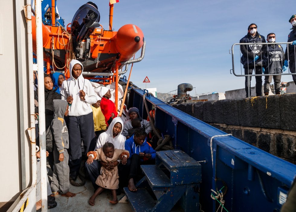 Mónica Oltra defenderá en los tribunales a un barco humanitario contra un concejal de Vox 