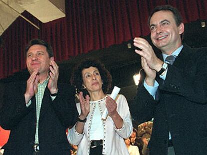 De izquierda a derecha, Antonio Gutiérrez, Mercedes Cabrera y José Luis Rodríguez Zapatero.