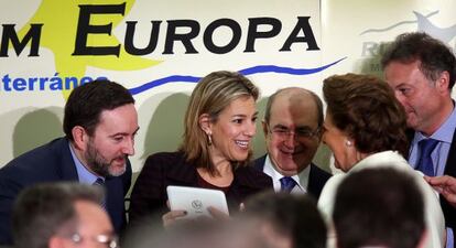 La delegada del Gobierno, Paula Sánchez de León, y la alcaldesa de Valencia, Rita Barberá, en el Forum Europa.