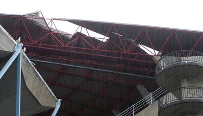 Parte del techo de la grada de Río de Balaídos ha perdido la cubierta.