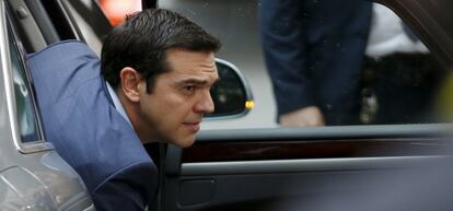 El primer ministro griego, Alexis Tsipras, a su llegada a la cumbre de líderes europeos, este domingo en Bruselas.