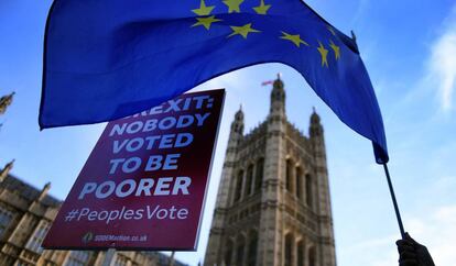 Manifestantes a favor de la Unión Europea (UE), ante Westminster (Londres). 