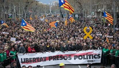 Manifestació del 25 de març, després de la detenció de Puigdemont.