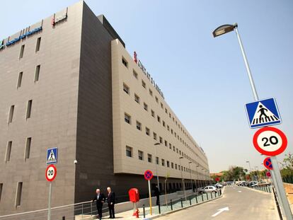 Fachada del Hospital de Manises, donde est&aacute;n ingresados dos afectados por legionela. 