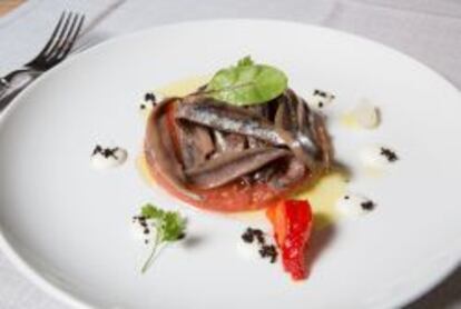 Plato de anchoas de Santo&ntilde;a.