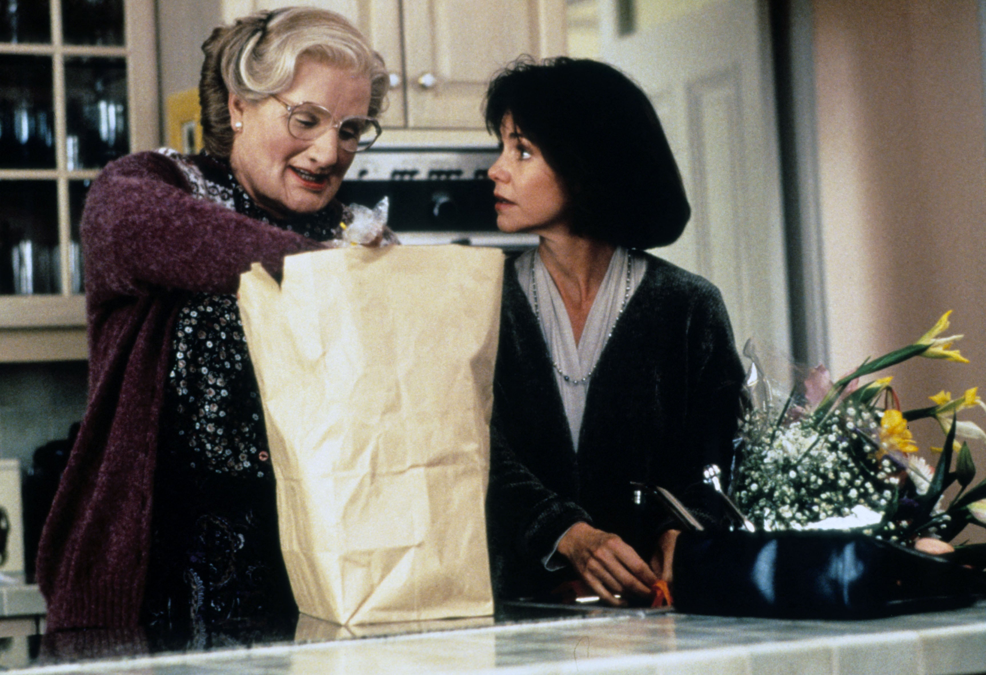 Sally Field desvela por primera vez el bonito gesto de Robin Williams durante el rodaje de ‘Señora Doubtfire’ 