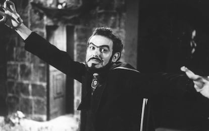 José Mojica Marins como Zé do Caixão em 'Esta Noite Encarnarei no Teu Cadáver', em 1967
